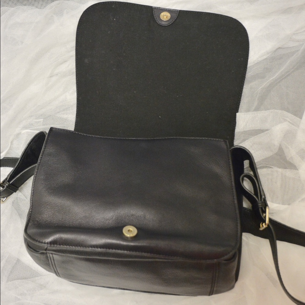 Large leather crossbody bag, 3 separate sections - Picture 3 of 6